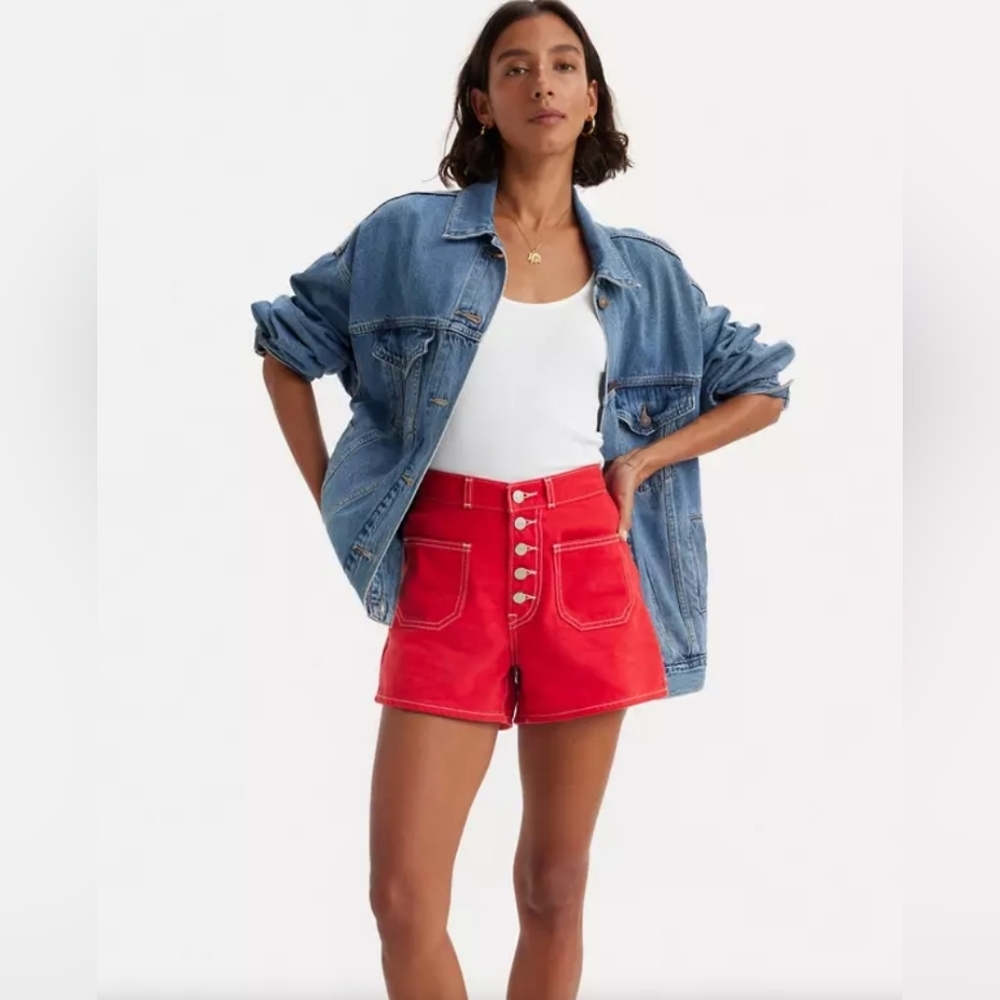 LEVIS 80s Mom Short Red Patch Pocket
